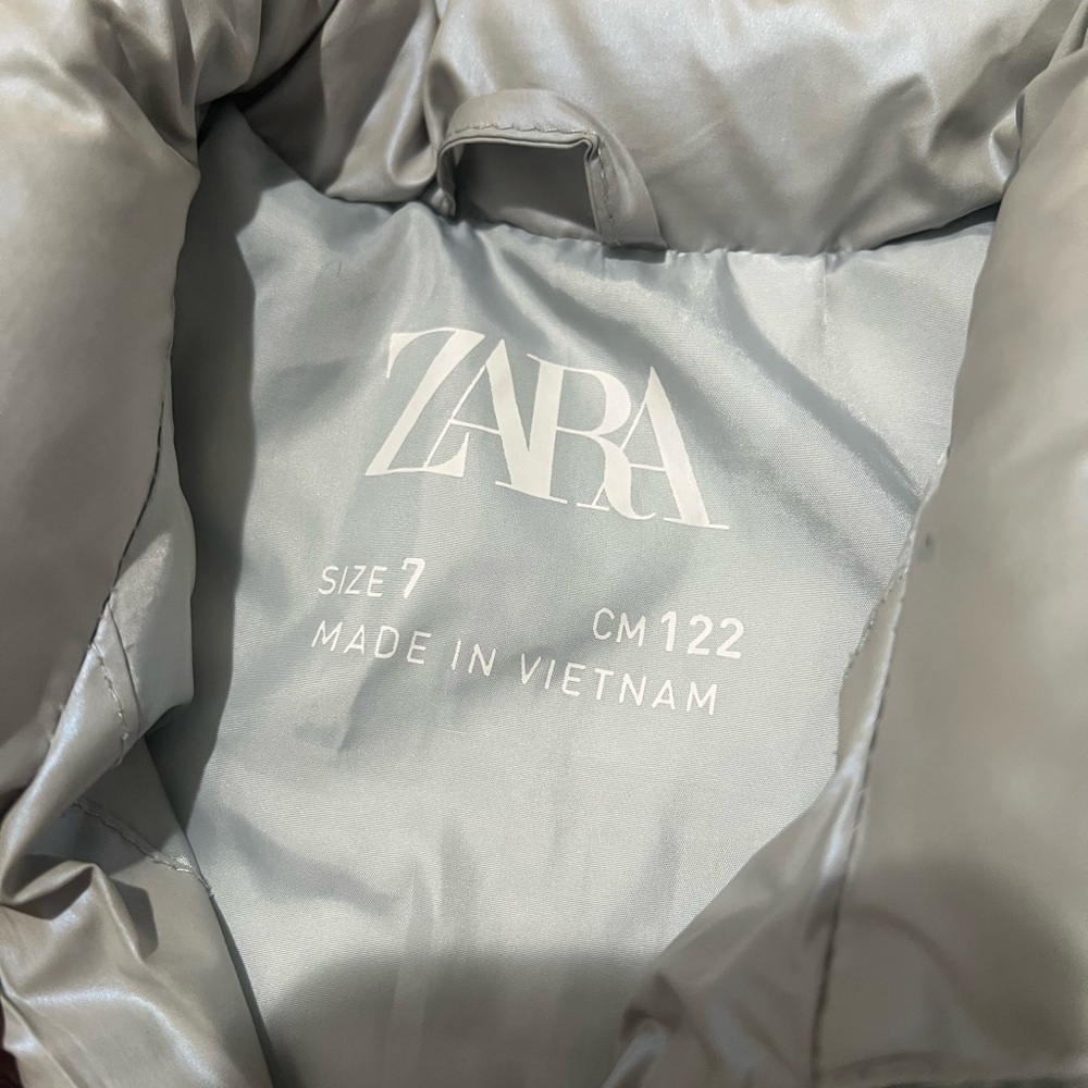 ZARA Girls Lightweight Silver Puffer Jacket Size 7 (122cm) Quilted Coat - Picture 9 of 10